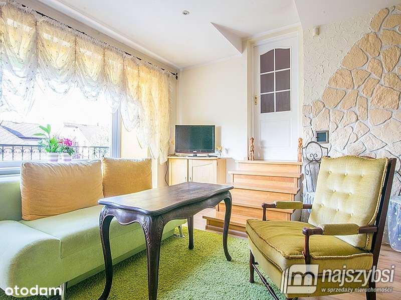 GOLENIÓW - dom z dwoma garażami na cichym osiedlu