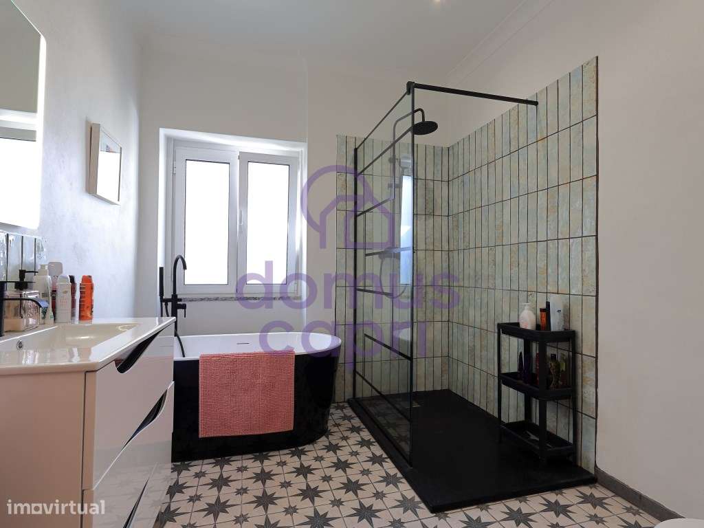 Moradia T2+1 com Garagem e Quintal em Olhão-9