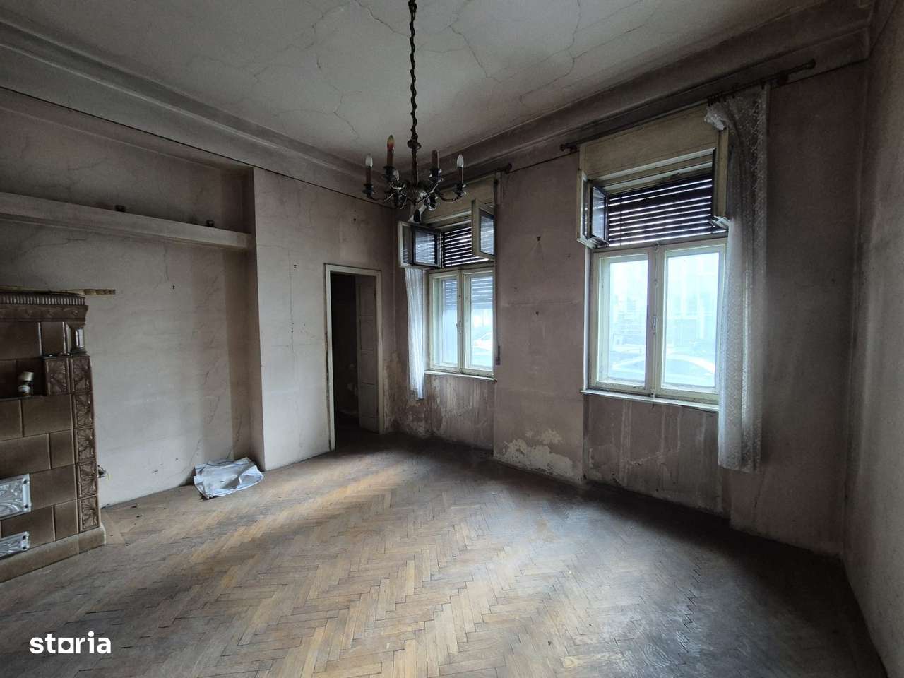 Dorobanti Str. Roma, vanzare apartament 3 camere pe hol locuibil - Imagine principală: 3/15