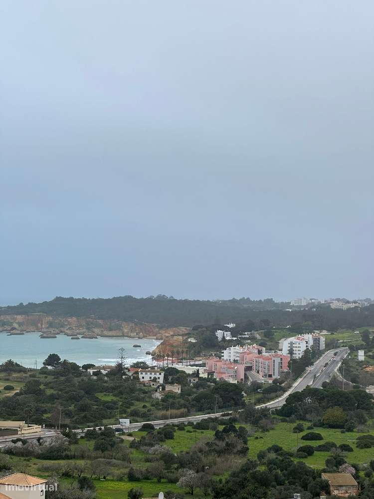 Apartamento T1 com lugar de parqueamento e piscina-28