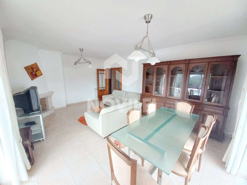 T3 Ultimo andar com elevador muito soalheiro e totalmente mobilado. - Grande imagem: 5/16