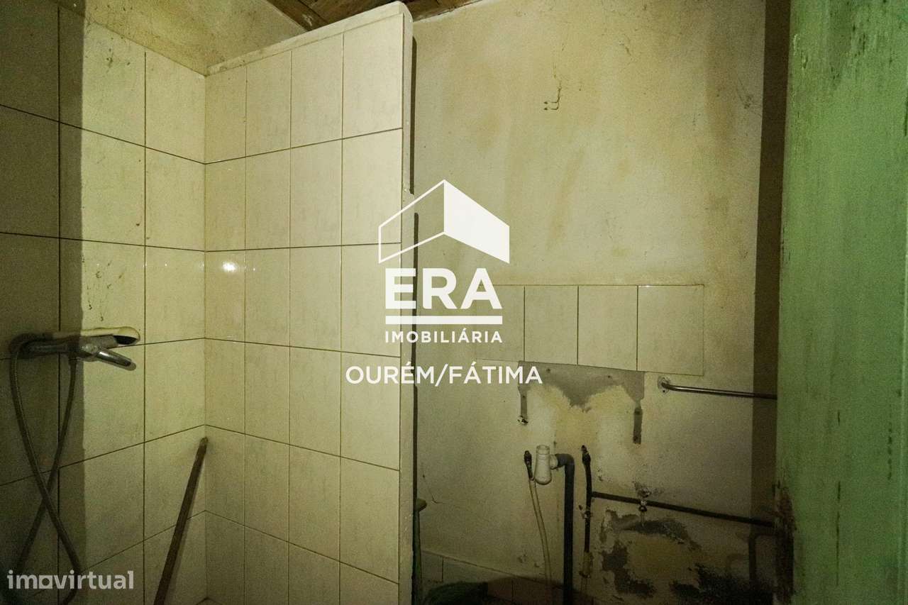 Moradia T3 para reconstrução no Bairro, Ourém-17