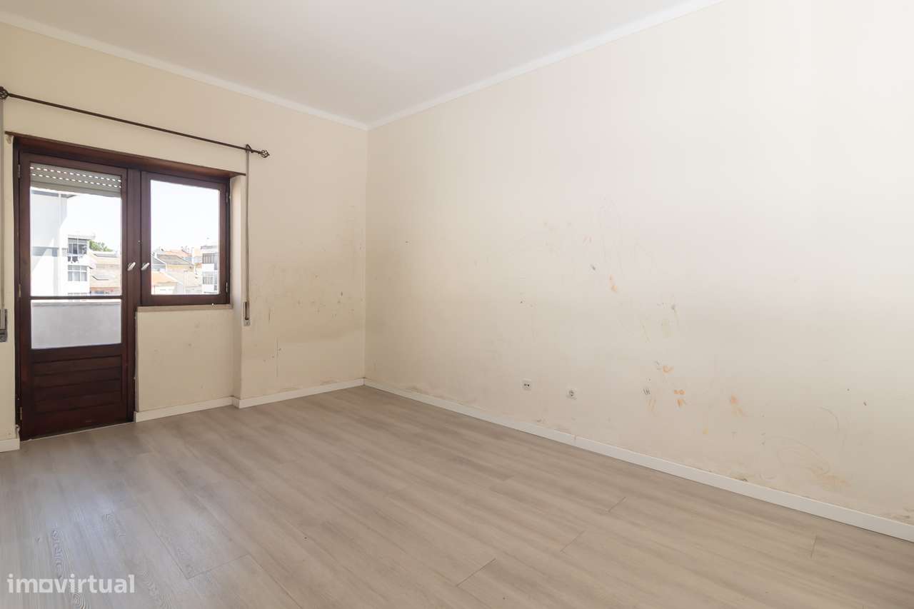 Apartamento de 4 assoalhadas na Amora-6