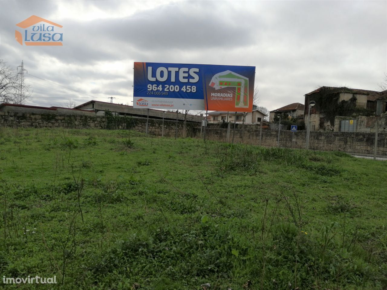 Lote de Terreno para construção de Moradia T3, 3 frentes, A. Santas...