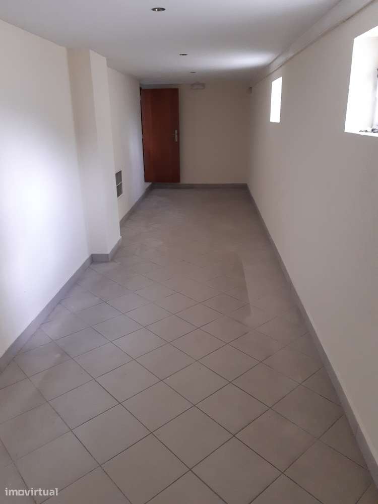 Armazém, Loja, Escritórios, Fabrico e Log. - Lic. Indústria e Comércio-14