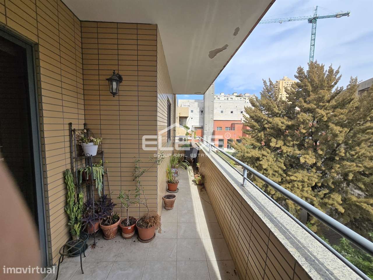 Espetacular T3 ao Metro Santo Ovideo-24