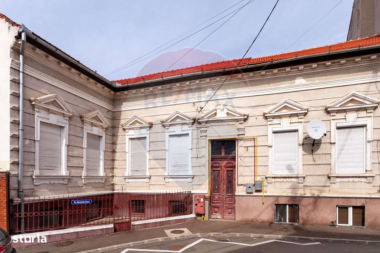 Apartament 4 camere spațioase, curte, zona Piata Catedralei