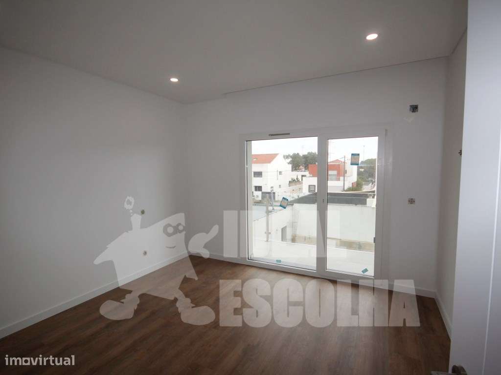 MORADIA 685 000€ FOROS DE AMORA.-12