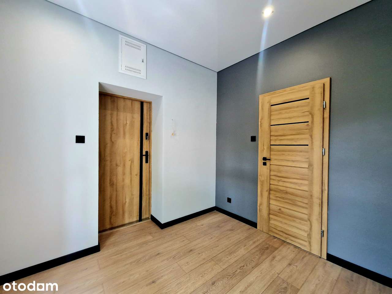 Ustawna kawalerka po remoncie w kamienicy – gotowa do zamieszkania-13