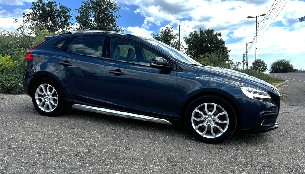 Volvo V40 II [2012 - Prezent] T4 AWD Aut Summum 2018