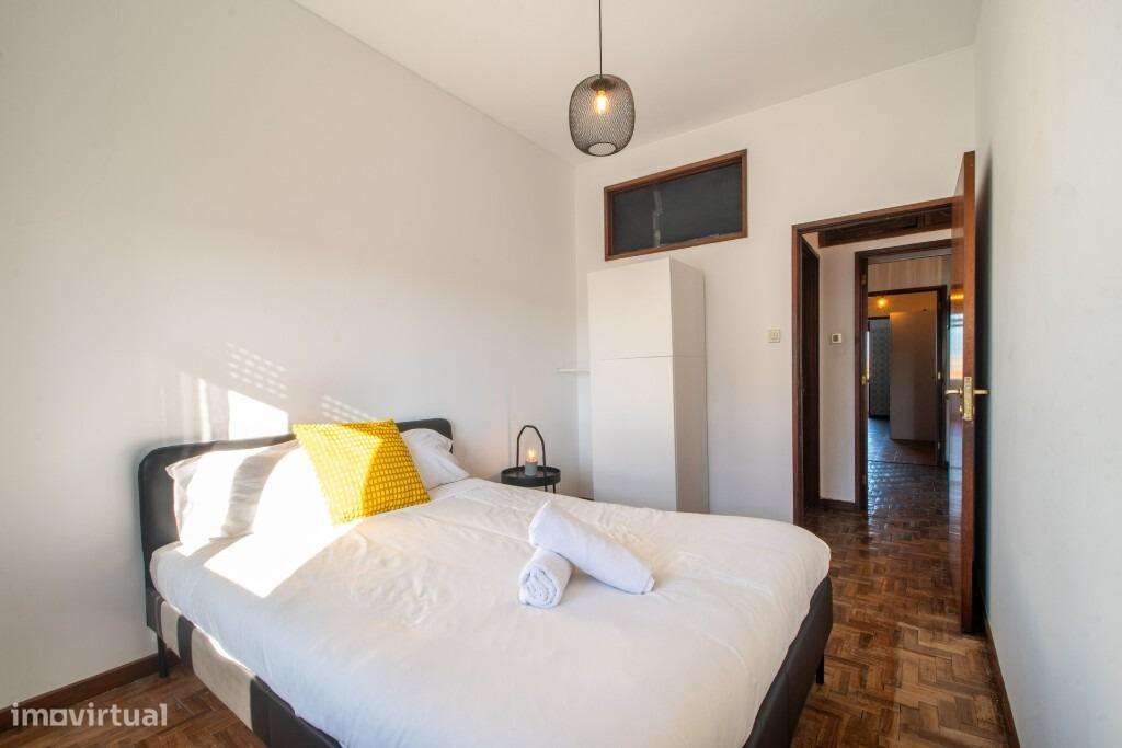 Apartamento T4 na Rua Almirante Leote do Rego no Porto - Grande imagem: 5/23