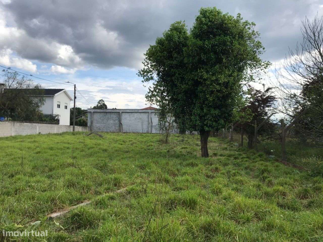 Terreno com 1.200 m2 - Grande imagem: 2/5