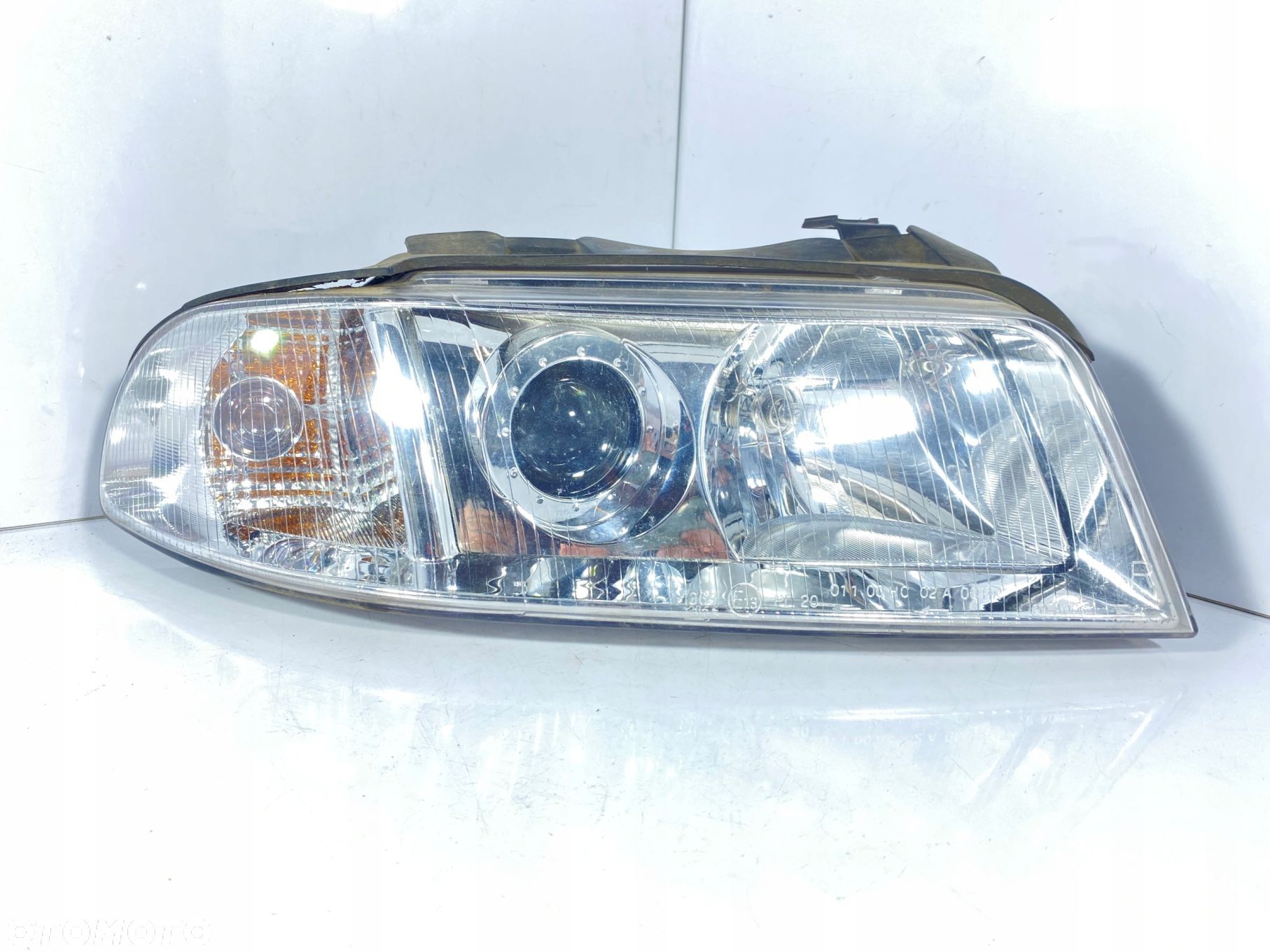 Audi A4 B5 95-01 LAMPA PRAWA przednia przód TYC 20-A005 H7 - 1