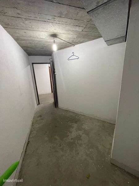 Alugo arrecadaçao em Algés - Grande imagem: 4/5