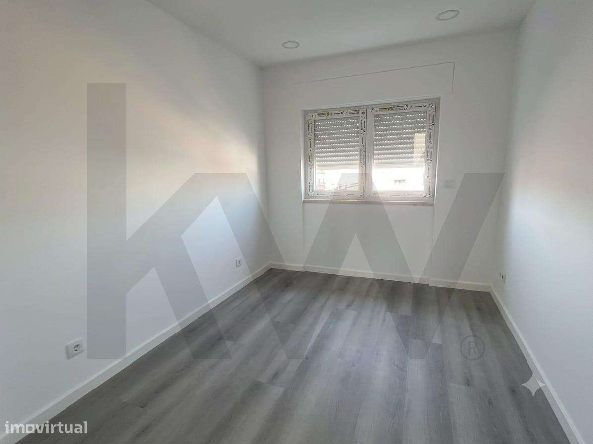 Apartamento T2 Totalmente remodelado | Baixa da Banheira – Moita-12