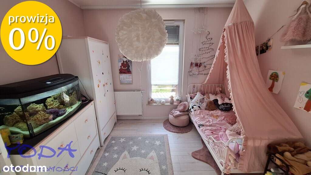 wygodny, funkcjonalny dom w otoczeniu zieleni-16