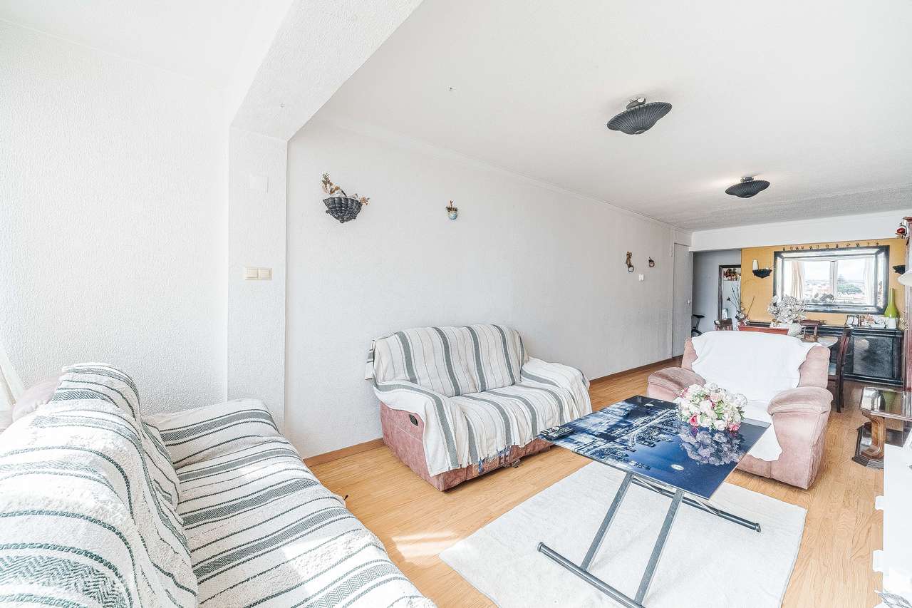 T3 em Mem Martins muito luminoso-5