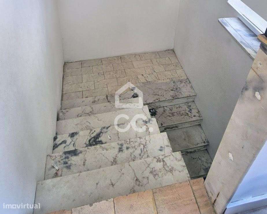 Loja com R/C e cave em Torres Novas | 120 m²-9