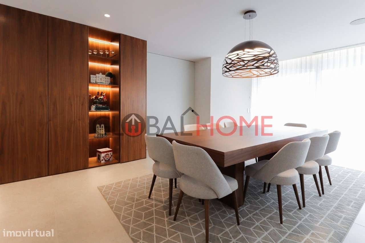 Moradia T5 com piscina na Quinta das Luzes-7