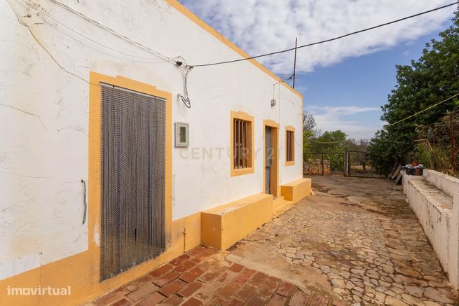 Oportunidade Única no Algarve – Propriedade de 33.840m² com duas morad-9
