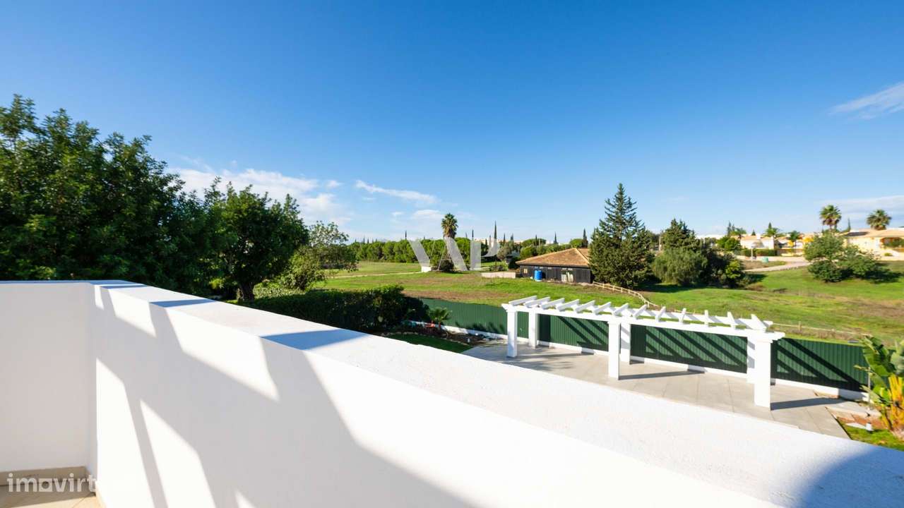 Moradia renovada 3+1 quartos com piscina e jardim privados, Vilamoura - Grande imagem: 2/48
