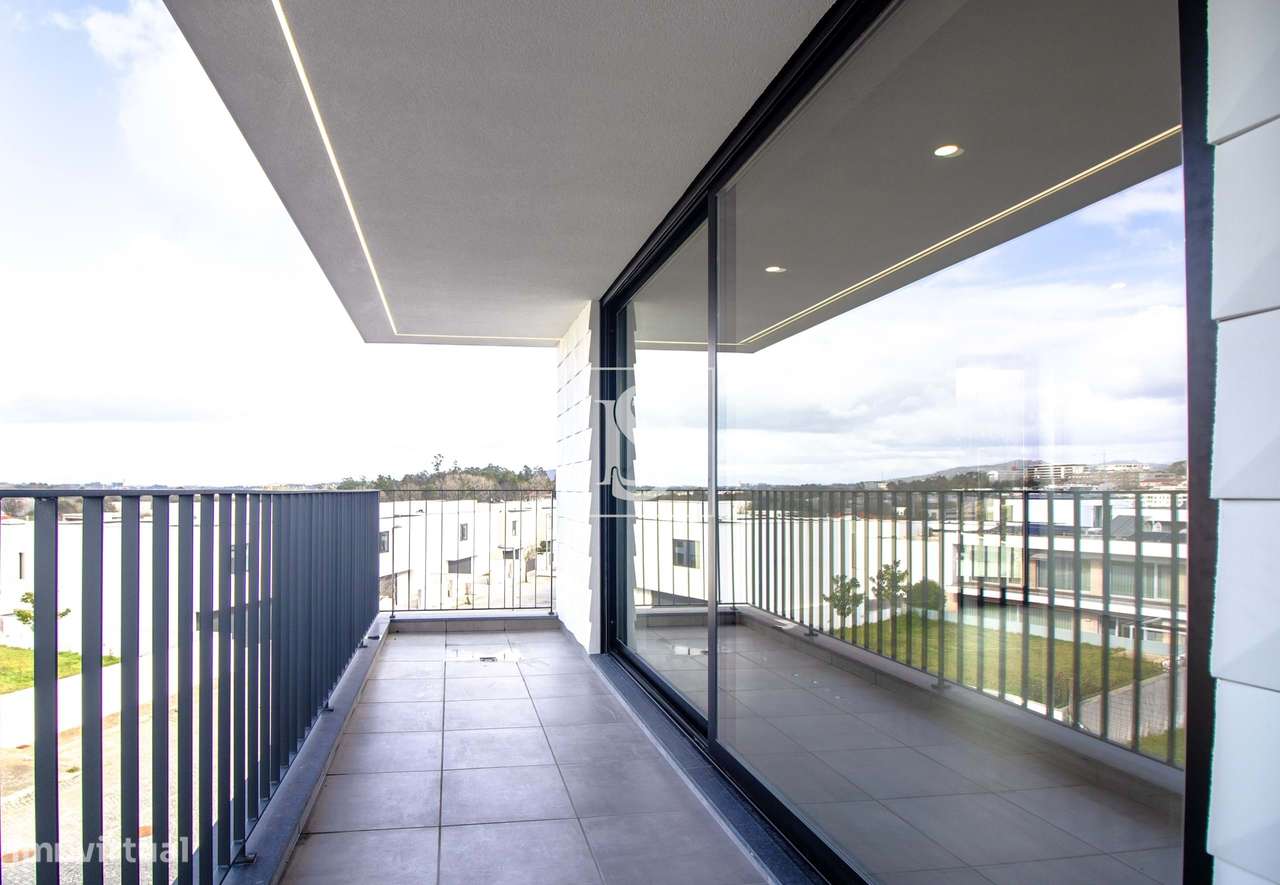 T2 NOVO, Cozinha Equipada e Garagem Fechada p/ 2 Carros, c/ 139 m² - Grande imagem: 4/20