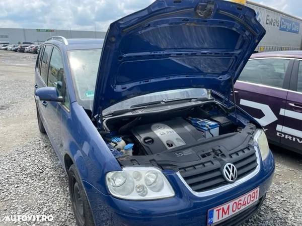 Dezmembrez Volkswagen Touran 2005 1.6 Fsi BAG - 1