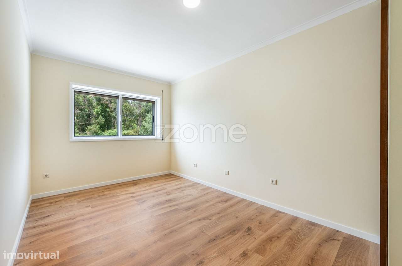 Apartamento T3 Renovado com Garagem Box em Águas Santas-15