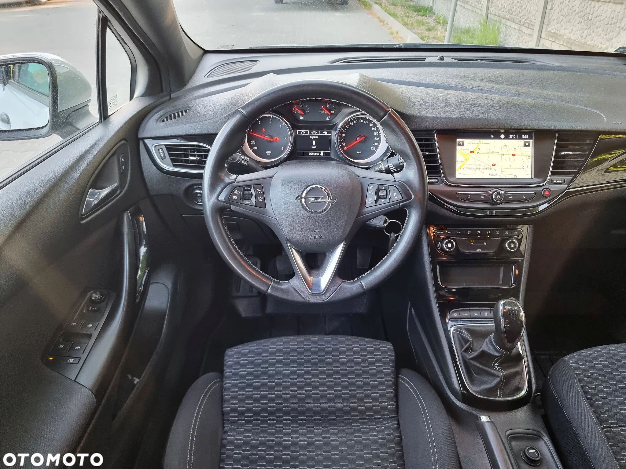 Opel Astra V 1.6 CDTI Dynamic S&S - 11