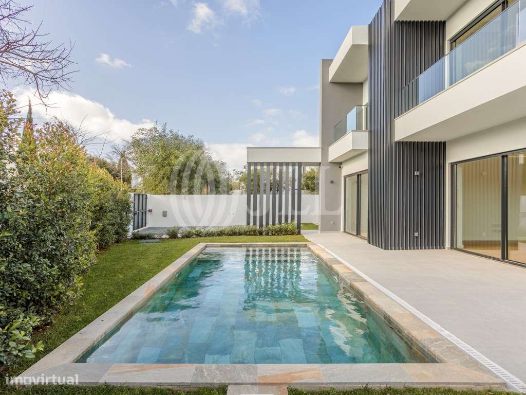 Moradia T5+2 com jardim e piscina em Birre, Cascais - Grande imagem: 3/29