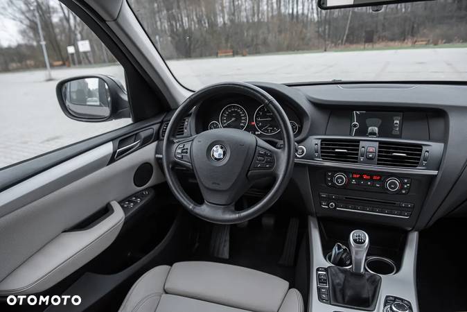 BMW X3 xDrive20i - 29