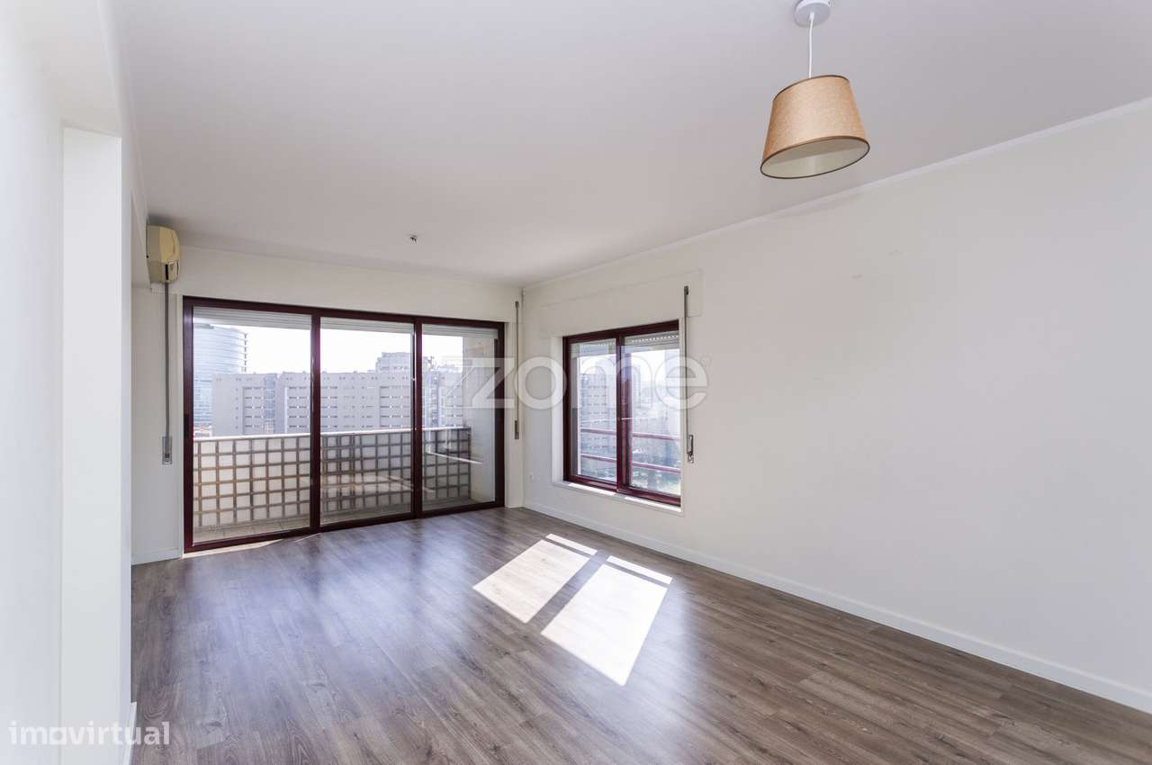 Arrendamento T2 Renovado – Rua de Pinheiro Manso, Porto - Grande imagem: 5/31