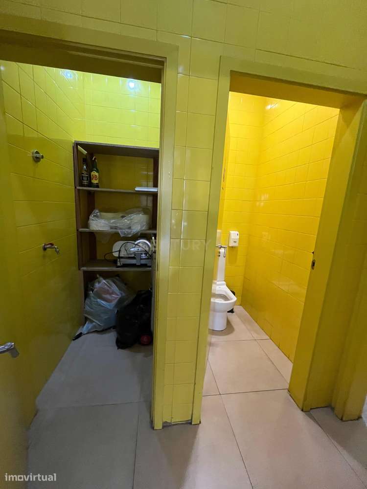 Loja à Venda na Av. Infante Santo-7