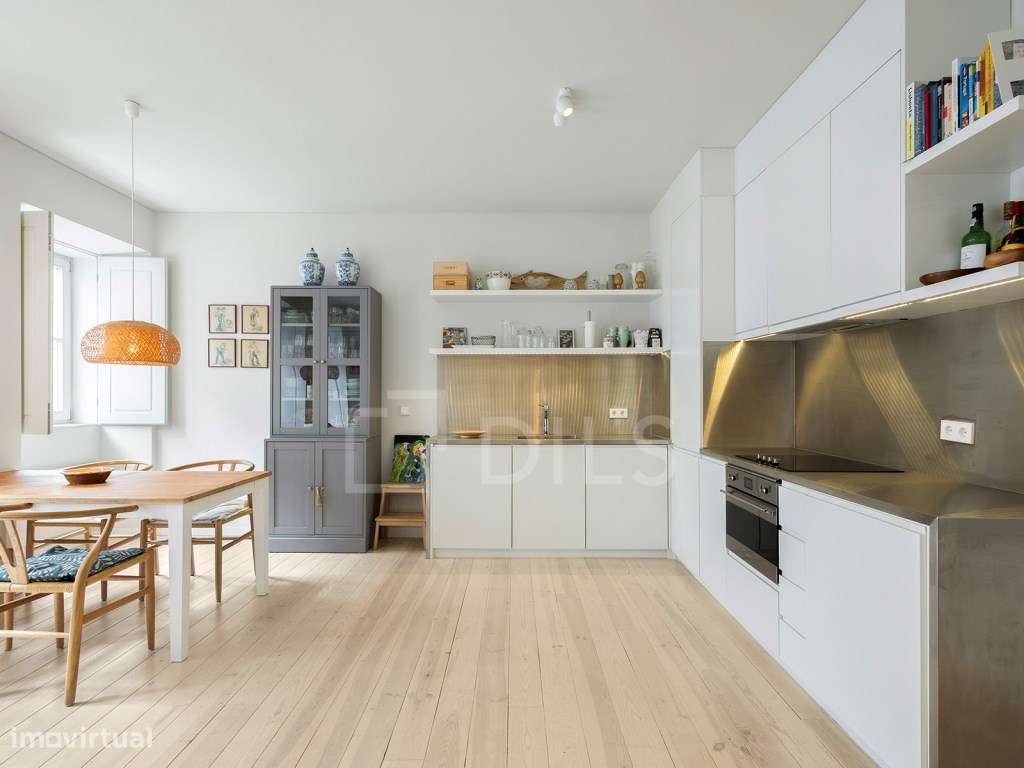 Apartamento T1 com varandim na Lapa - Grande imagem: 2/20