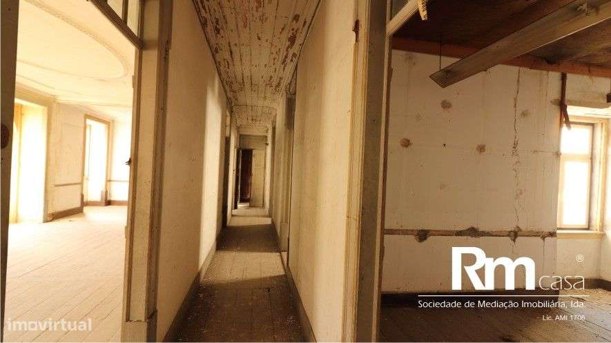 Magnifico prédio devoluto na Rua da Sofia, Largo do Terreiro da Erva-40