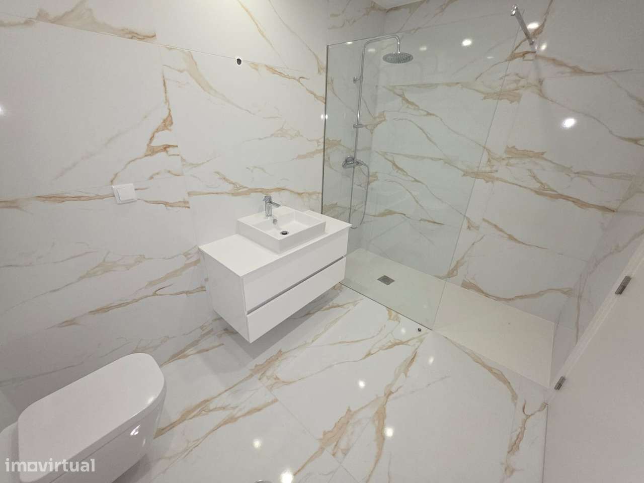 Excelente apartamento T2 novo, com terraço em Santa Maria da feira-13