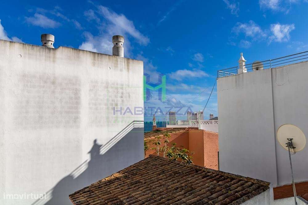 Moradia T2, com anexos e bom quintal, no coração da Praia da Luz-19