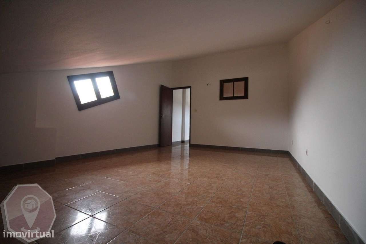 Apartamento T2 Vale de Cambra - para investidor-13