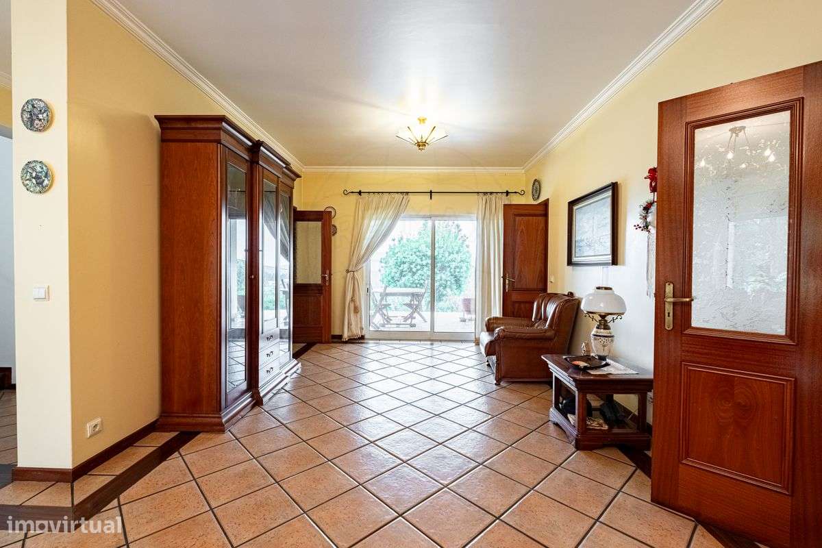 Moradia T4 para venda-10