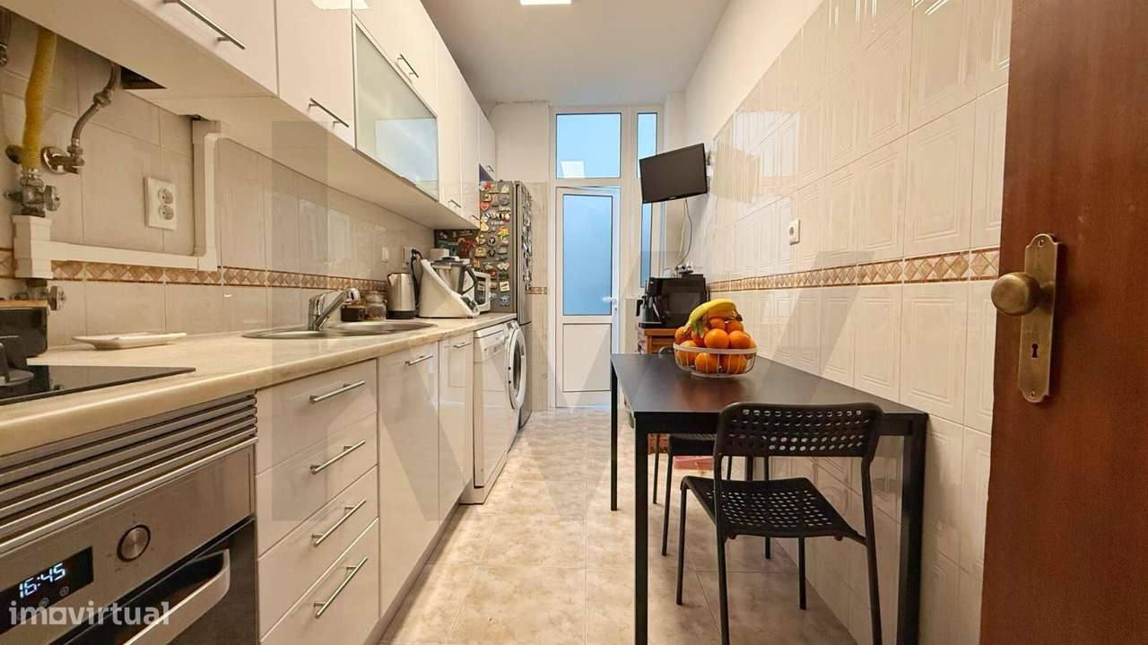 Apartamento T2 com Logradouro – Centro de Almada-5