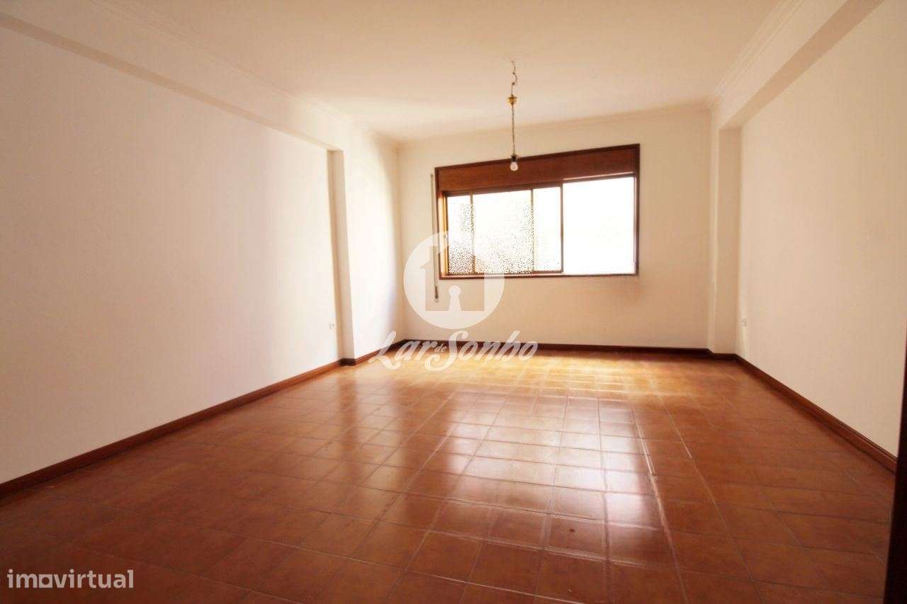 Apartamento T2 a poucos passos da praia na Póvoa de Varzim - Grande imagem: 2/14