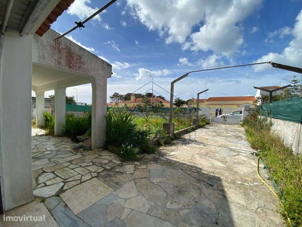 Moradia T3+1 com Grande Potencial na Lagoa de Albufeira - Sesimbra-45