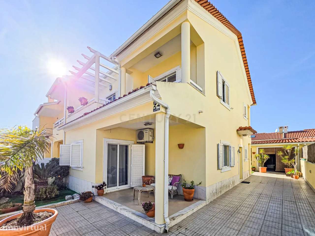 Moradia Geminada com aproveitamento Sotão-24