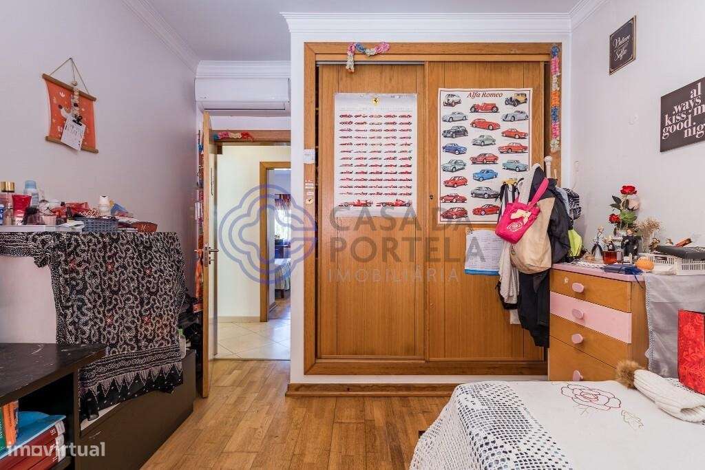 Apartamento T4 com 2 lugares de estacionamento, arrecadação e dois ter-17