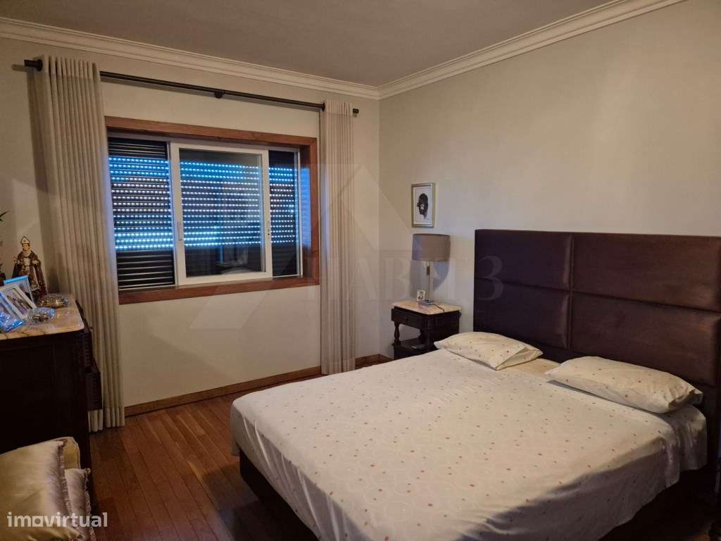 Moradia T4 com jardim-19