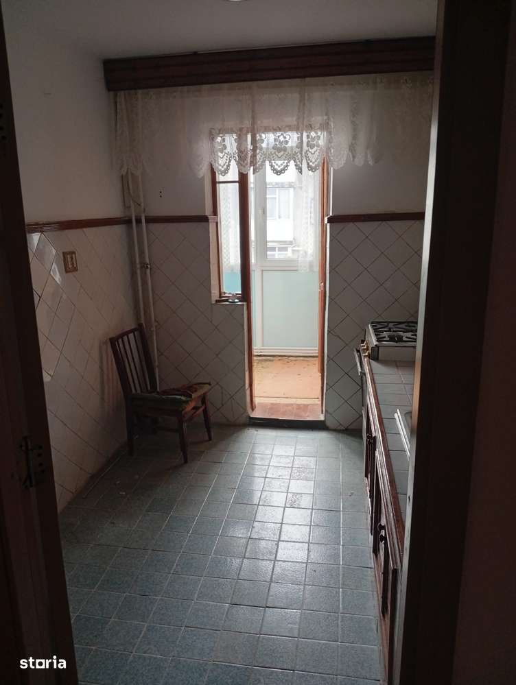 Vand apartament 2 camere zona Brosteni judetul Buzau - Imagine principală: 2/5