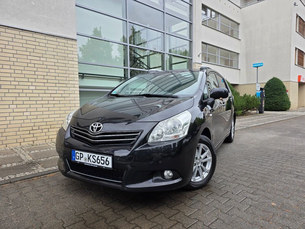 Toyota Verso 1.8 5-Sitzer Executive 2011