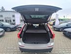 Volvo XC 60 B4 MHEV AT8 AWD Momentum Pro - 32