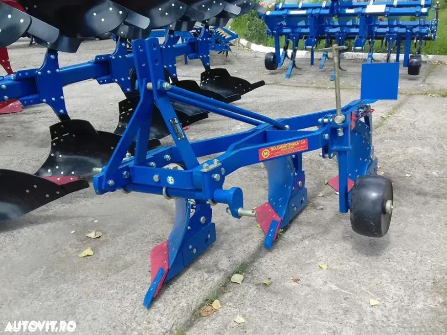 Nou AgrotracMachinery Plug simplu si reversibil - 1 814 EUR - Autovit