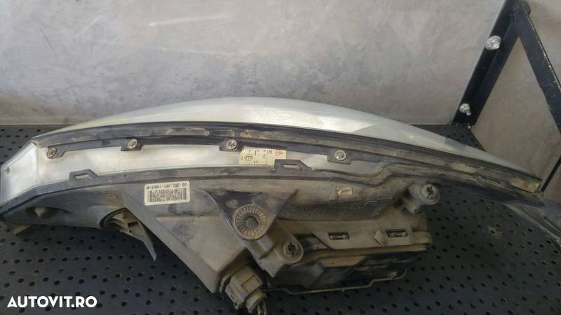 Far dreapta ford focus 1 daw dbw 2m5113w029bd - 2